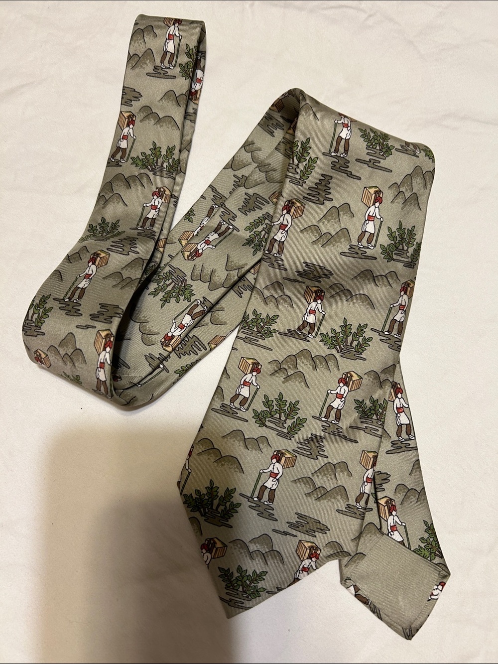 Hermes Beige Scenic Print Silk Tie with Green and Brown Accents - Picture 7 of 8